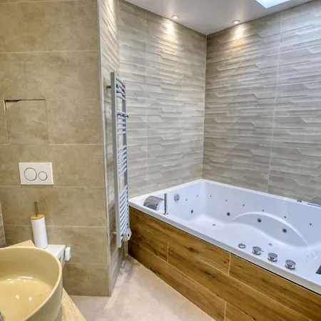 Moderne - Piscine Climatisation *